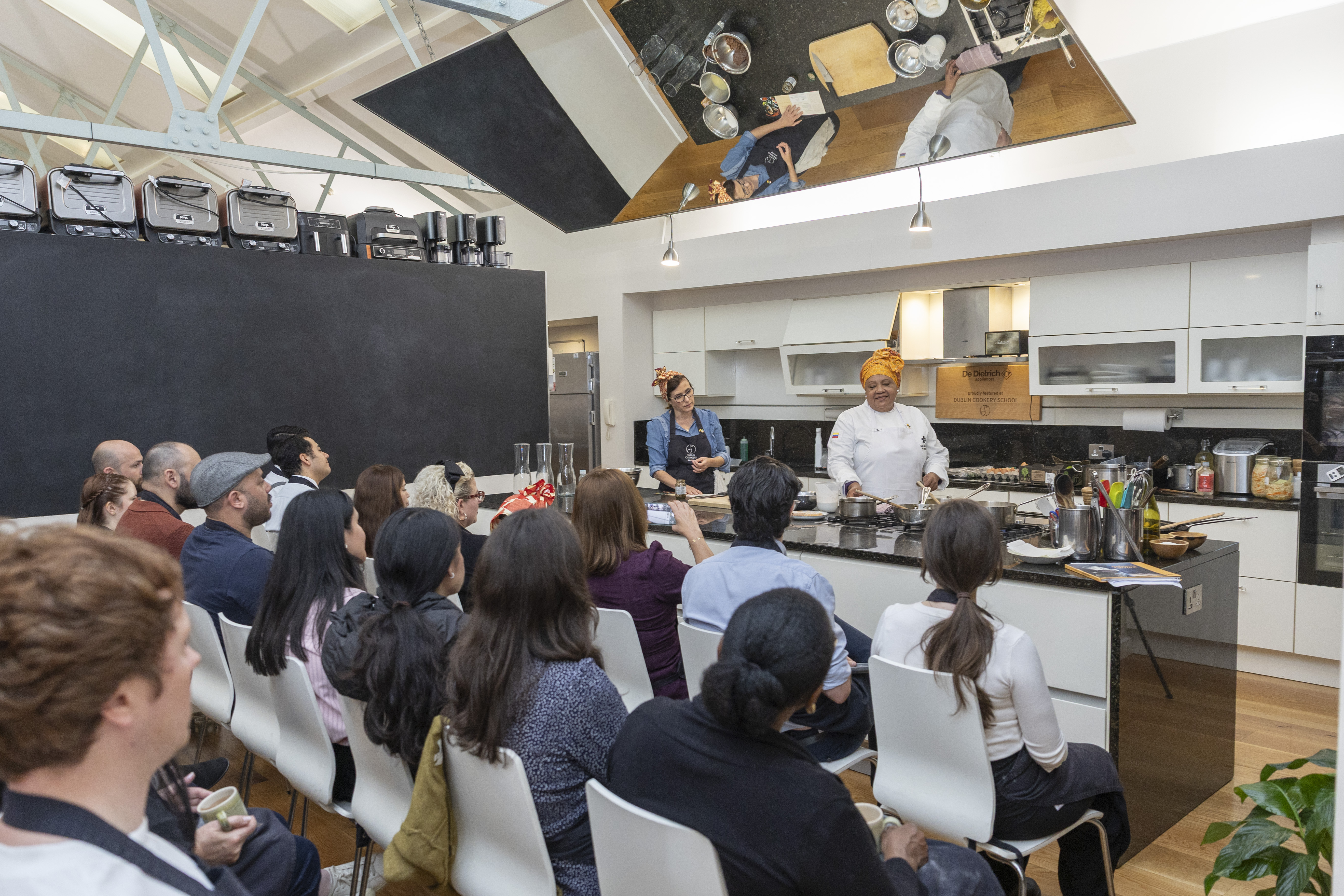 Clase Magistral de cocina del pacífico colombiano con la maestra culinaria Elsis María Valencia.